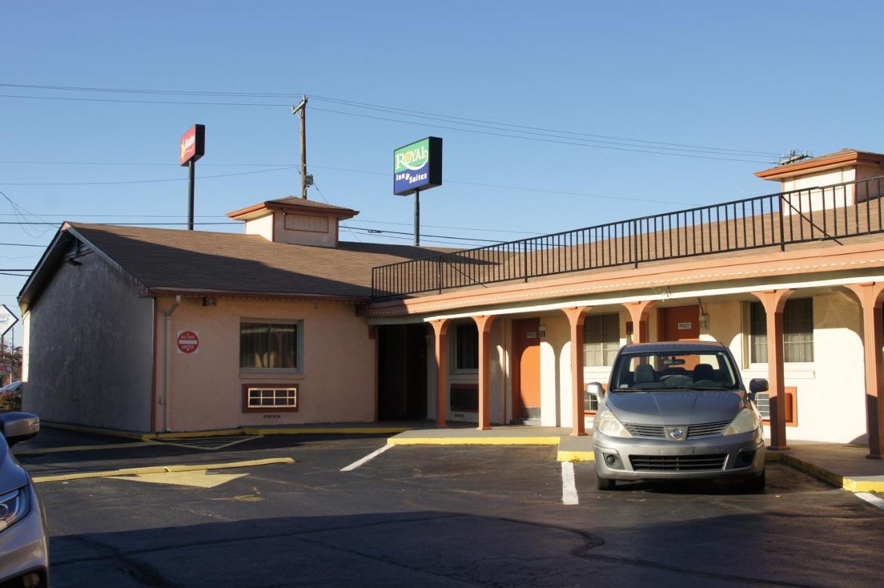 ברלינגטון Royalinn & Suites מראה חיצוני תמונה