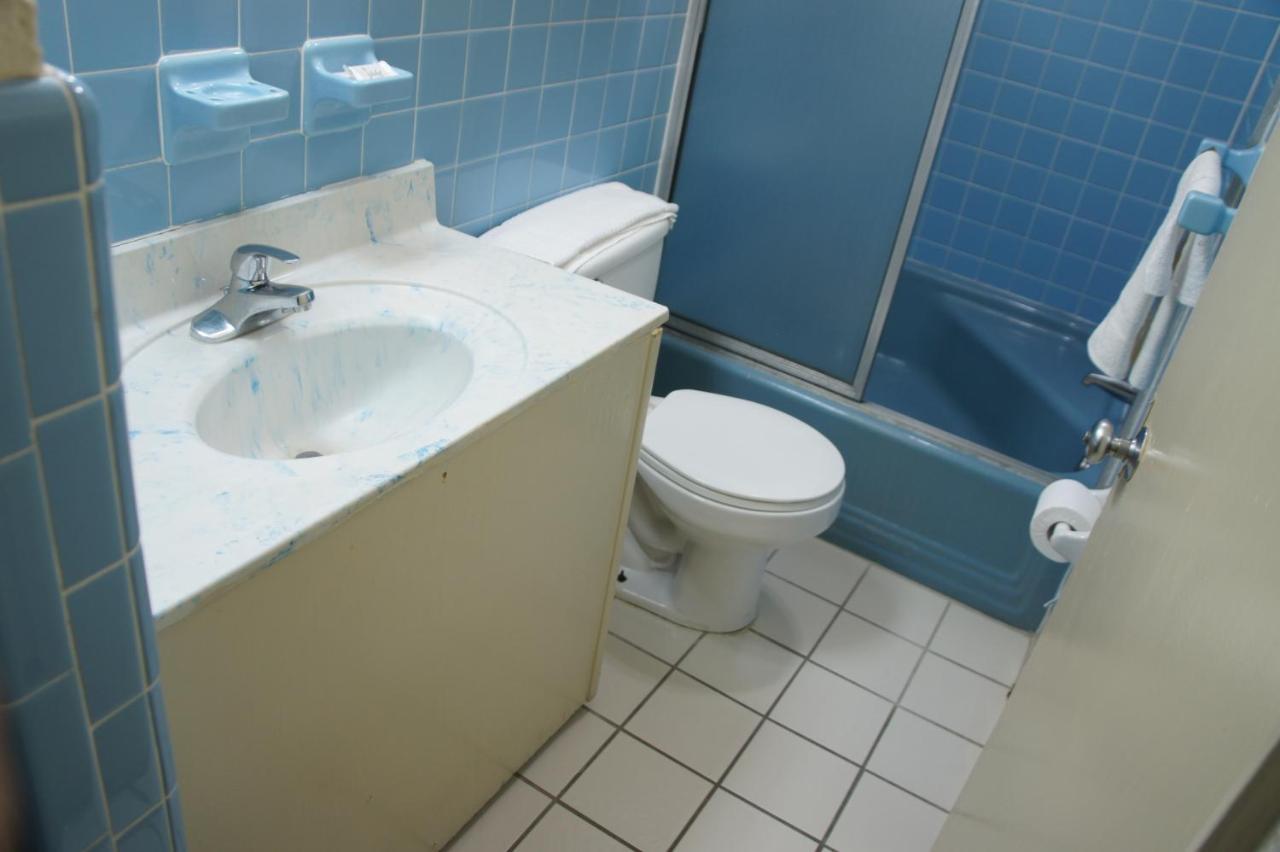 ברלינגטון Royalinn & Suites מראה חיצוני תמונה