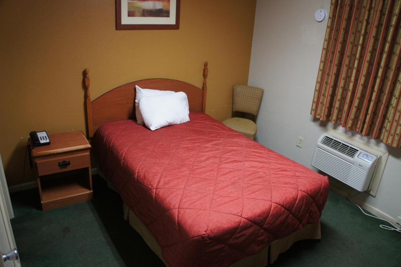 ברלינגטון Royalinn & Suites מראה חיצוני תמונה