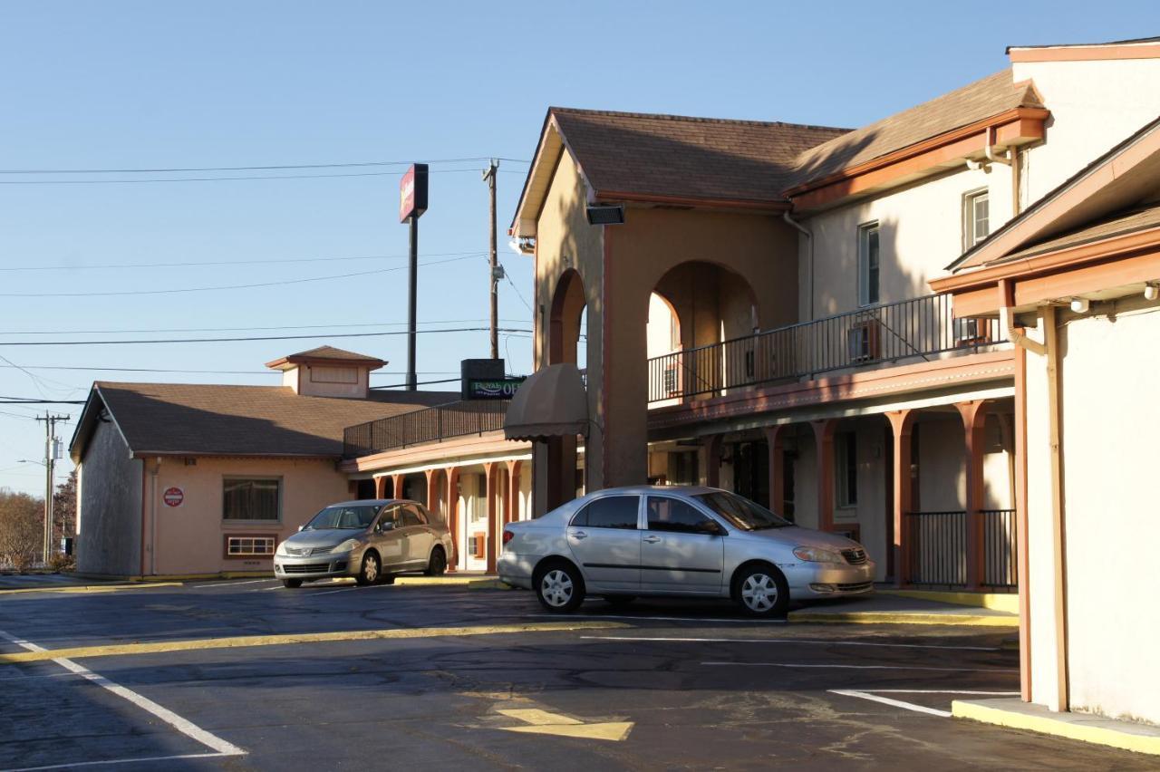 ברלינגטון Royalinn & Suites מראה חיצוני תמונה