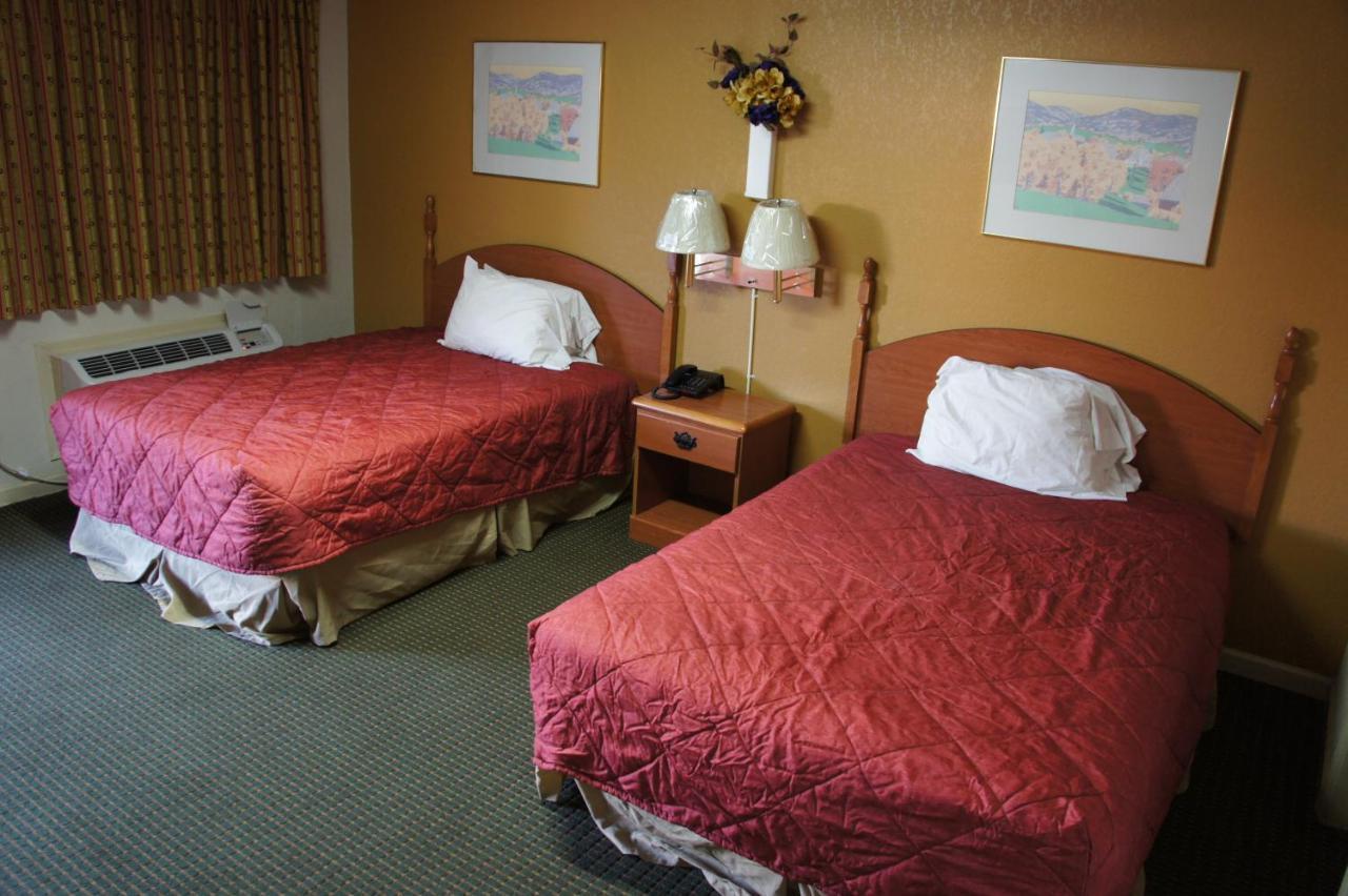 ברלינגטון Royalinn & Suites מראה חיצוני תמונה