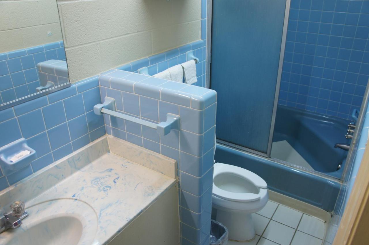ברלינגטון Royalinn & Suites מראה חיצוני תמונה