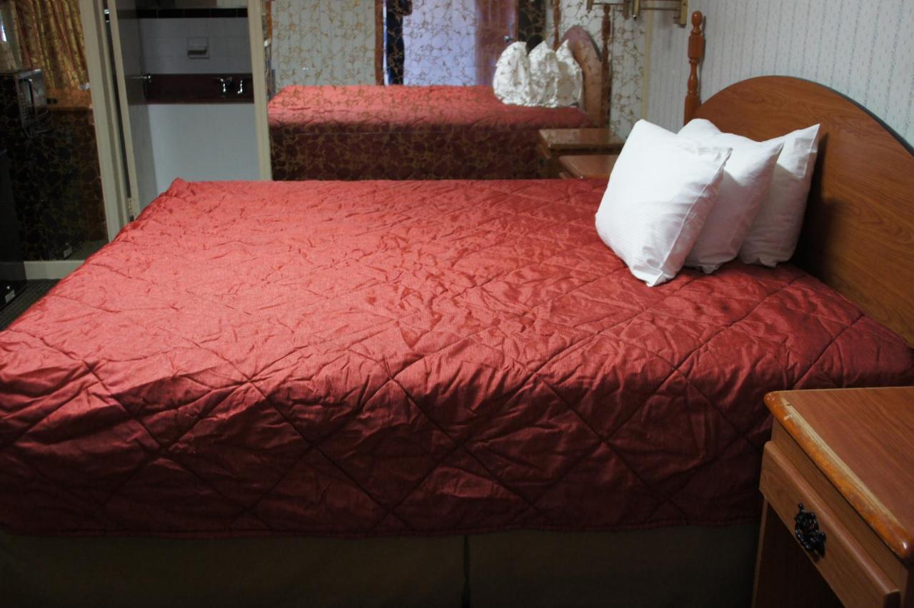 ברלינגטון Royalinn & Suites מראה חיצוני תמונה